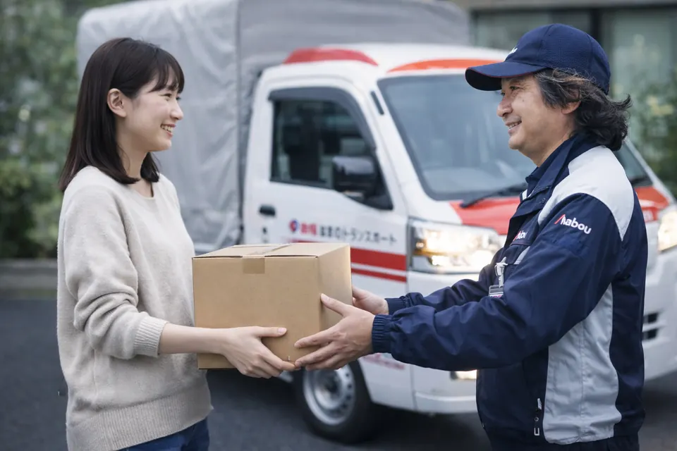 小口配送・個人のお客様への荷物の受け渡し